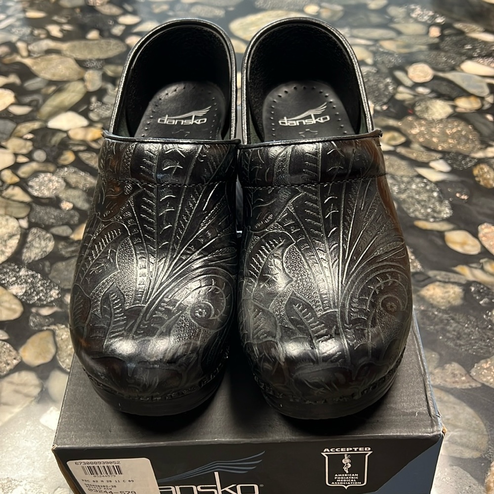 Dansko professional tooled clogs